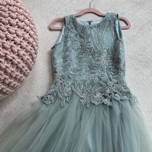 Stunning Designer Dress – Elegant & Timeless Beauty